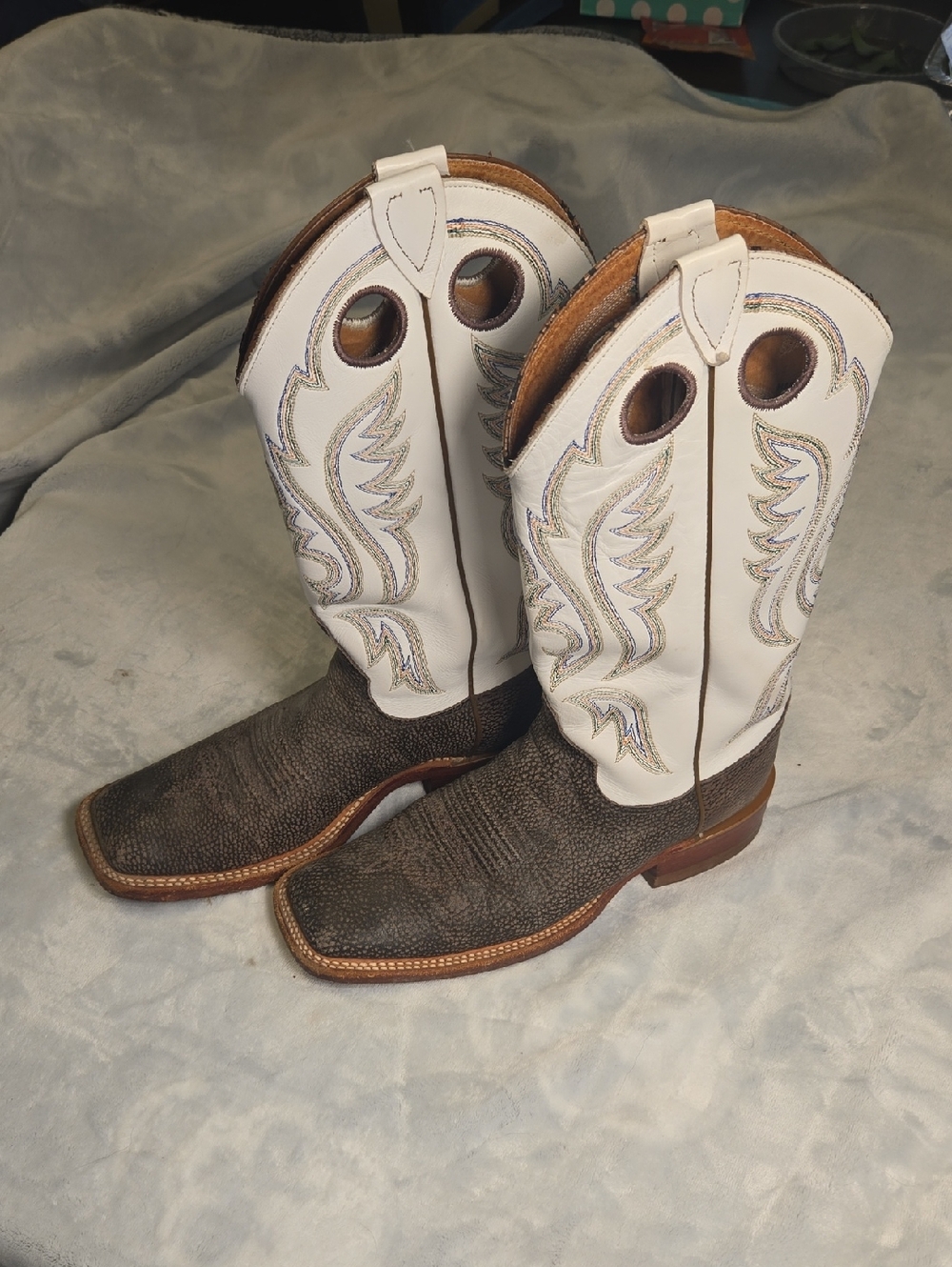 Men's Western Pull-On Cowboy Boots in White and Brown